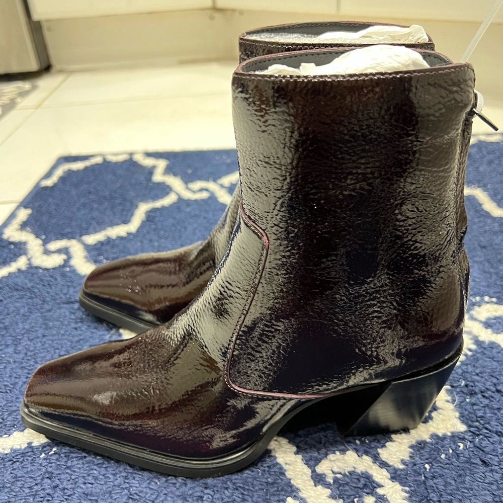 Vince Camuto Viltana Bootie - Picture 2 of 7
